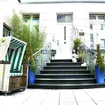 Hotel Am Kastell 3*