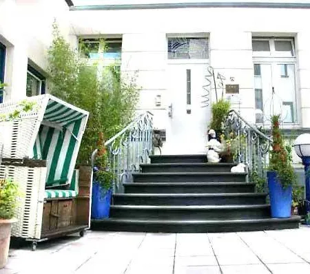 Hotel Am Kastell 3*